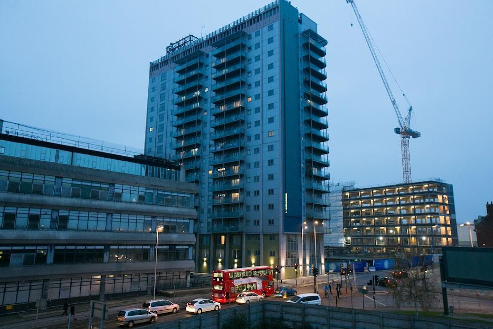 Belvilla Ilford Hill Hotel London Екстериор снимка